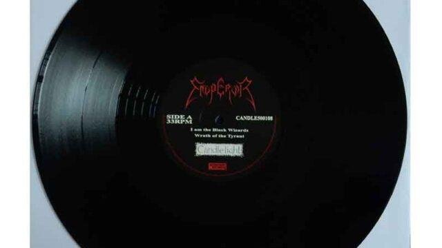 El Resurgimiento del Vinilo y el Formato Físico en el Metal Extremo: Un Fenómeno de Nostalgia y Exclusividad