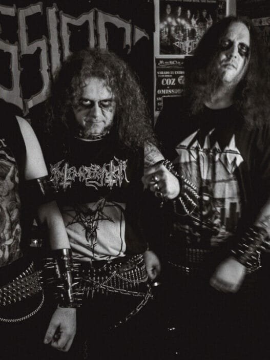 Omission band